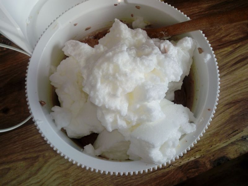 Babka czekoladowa z orzechami laskowymi