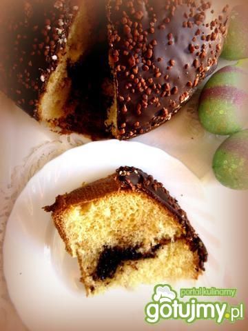 Babka drożdżowa ucierana z nadzieniem Babka drożdżowa ucierana z nadzieniem