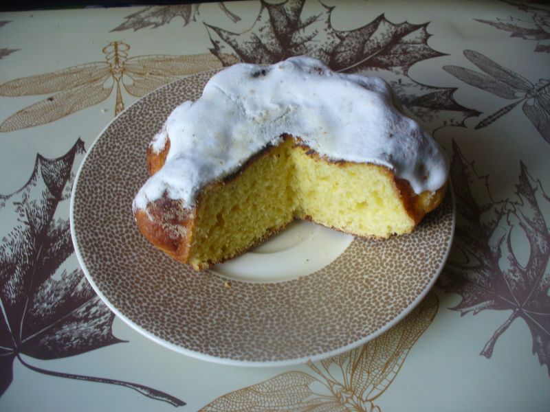 Babka drożdżowa z lukrem Babka drożdżowa z lukrem