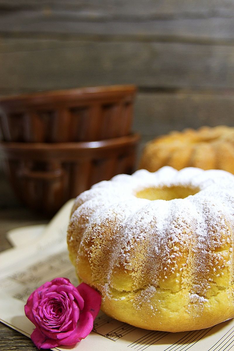 Babka drożdżowa z szafranem  Babka drożdżowa z szafranem