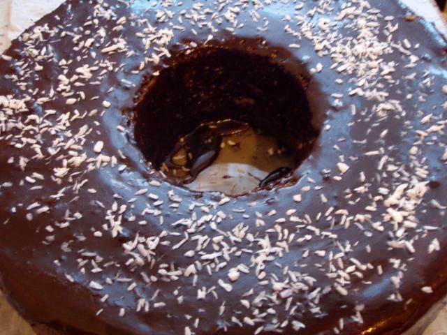 Babka dwukolorowa z polewą czekoladową