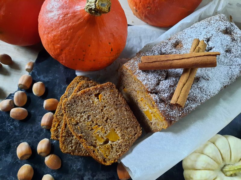 Babka dyniowa z orzechami laskowymi Babka dyniowa z orzechami laskowymi