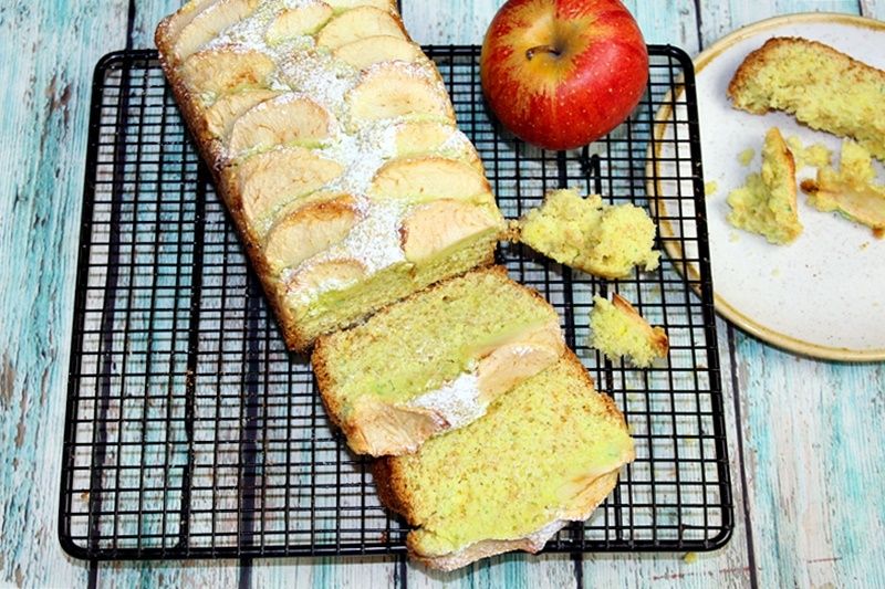 Babka kisielowa z jabłkami Babka kisielowa z jabłkami