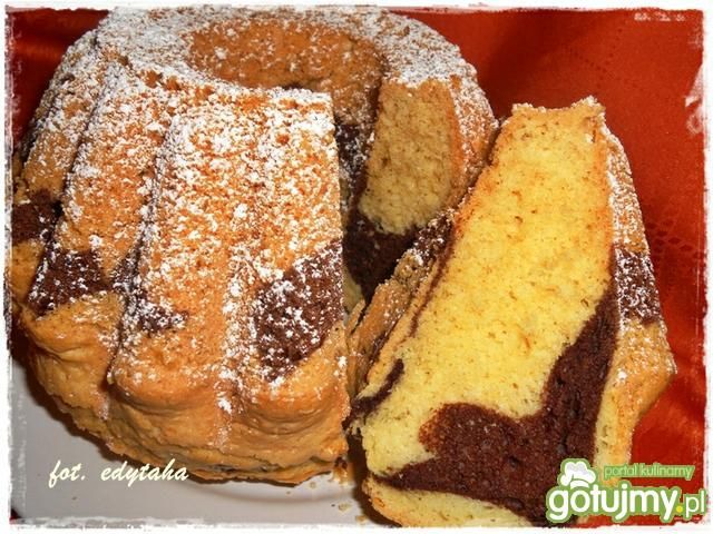 Babka majonezowa z kakaowym szlaczkiem Babka majonezowa z kakaowym szlaczkiem