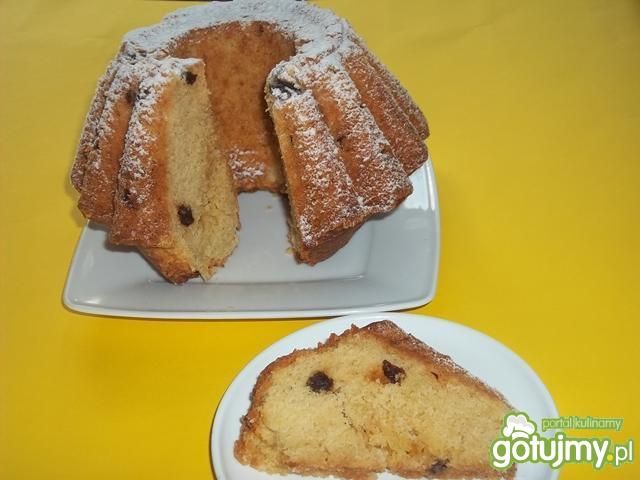 Babka migdałowa z rodzynkami Madi Babka migdałowa z rodzynkami Madi