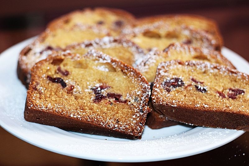 Babka na białkach z żurawiną Babka na białkach z żurawiną