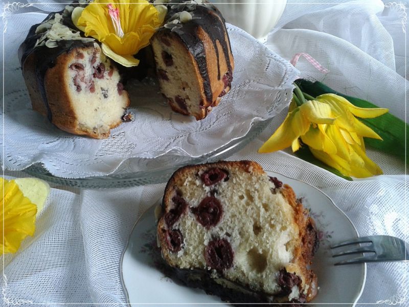 Babka na oranżadzie z wiśniami z kompotu Babka na oranżadzie z wiśniami z kompotu