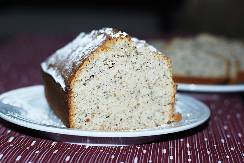 Babka orzechowa z białek  Babka orzechowa z białek