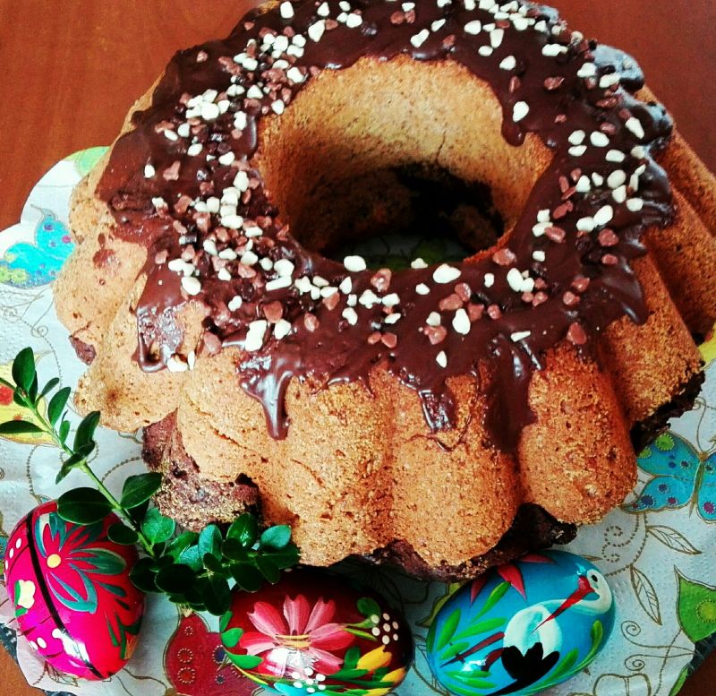 Babka orzechowo-czekoladowa