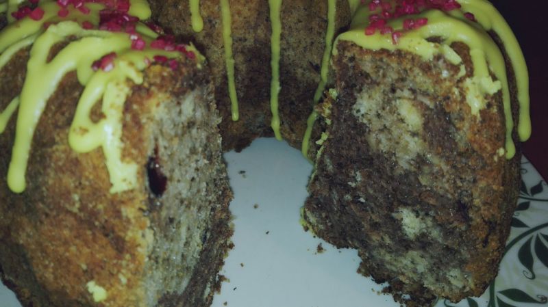 Babka orzechowo-czekoladowa z jabłkami Babka orzechowo-czekoladowa z jabłkami