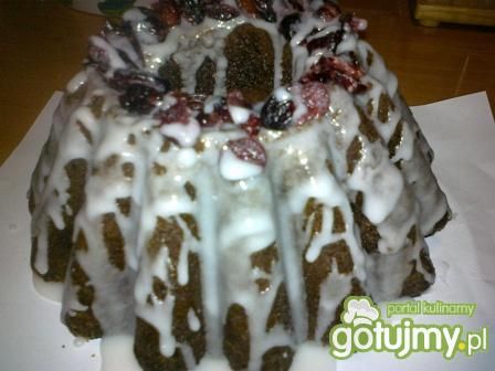 Babka orzechowo-żurawinowa
