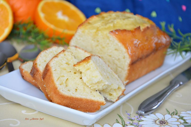 Babka piaskowa z nutą pomarańczy (na śmietanie)
