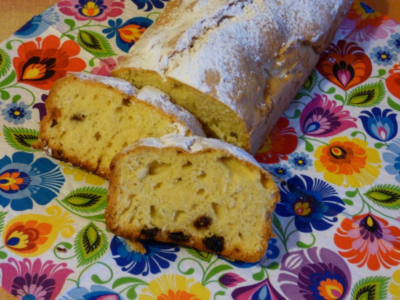 Babka piaskowa z rodzynkami