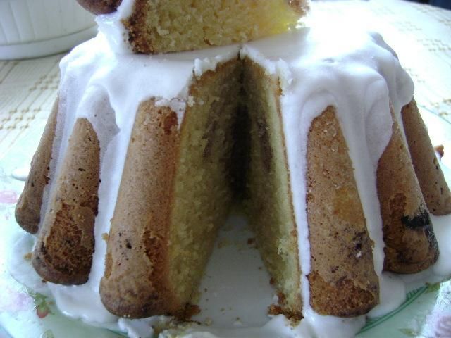 babka rumowa z lukrem 