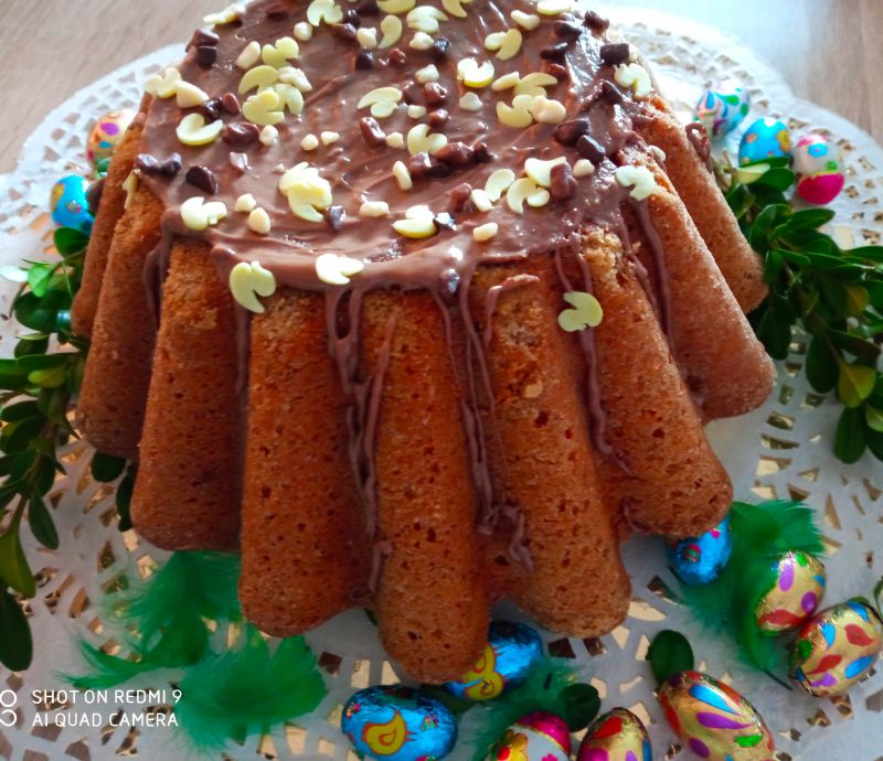 Babka śmietanowa z budyniem Babka śmietanowa z budyniem