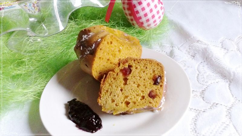 Babka z batatem i suszoną żurawiną Babka z batatem i suszoną żurawiną
