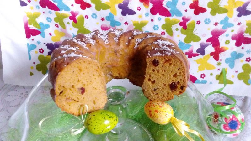 Babka z batatem i suszoną żurawiną Babka z batatem i suszoną żurawiną