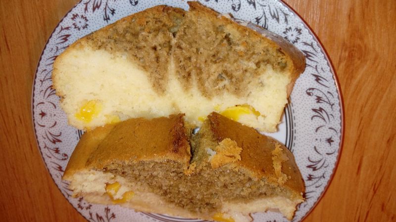 Babka z brzoskwiniami Babka z brzoskwiniami