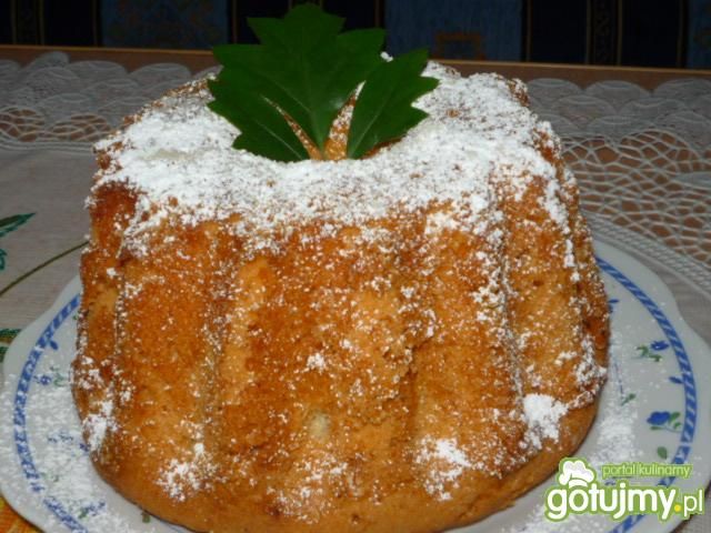 Babka z cukrem perlistym