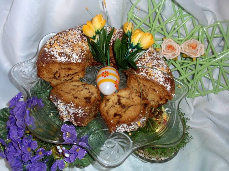 Babka z cynamonem i rodzynkami 