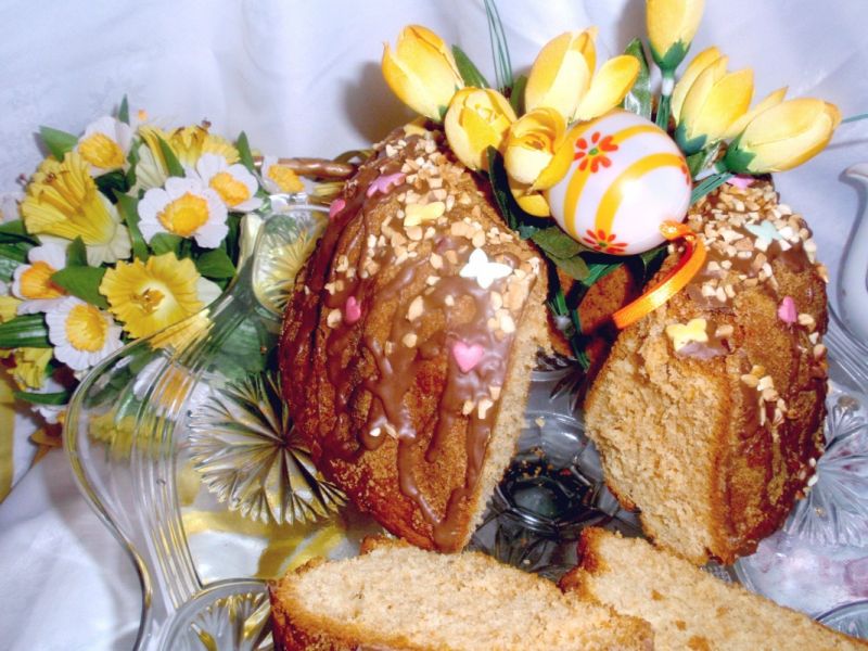 Babka z dodatkiem chałwy Babka z dodatkiem chałwy