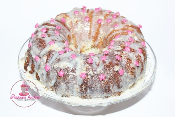 Babka z kisielami wiśniowymi  Babka z kisielami wiśniowymi