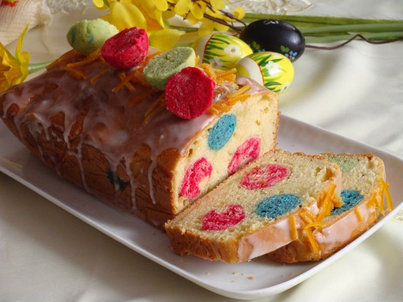 Babka z kolorowymi piegami Babka z kolorowymi piegami