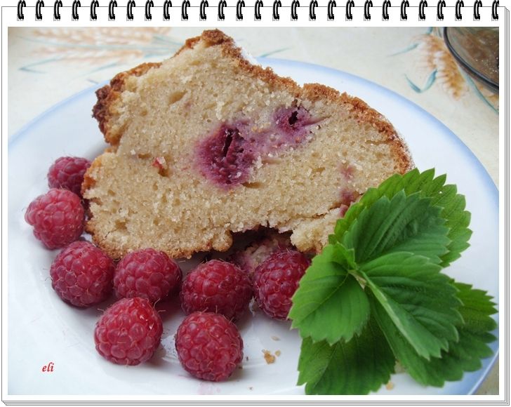 Babka z malinami Eli