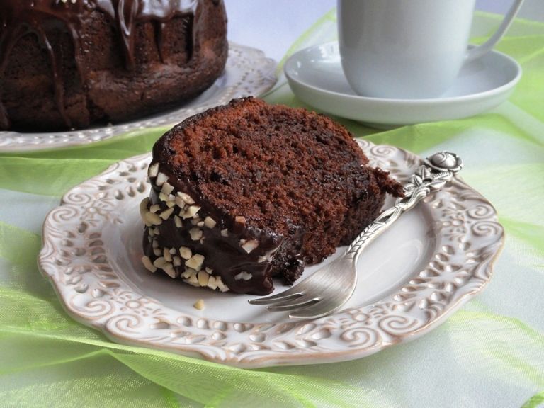 Babka z nutellą i orzechami Babka z nutellą i orzechami