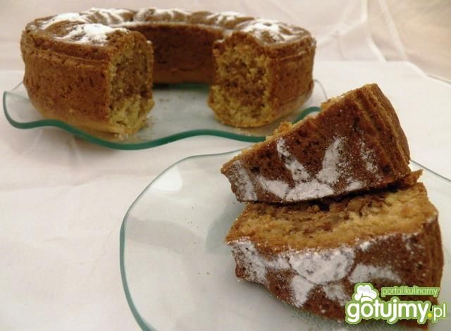 Babka z orzechami i syropem klonowym Babka z orzechami i syropem klonowym