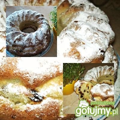 Babka z rodzynkami Babka z rodzynkami