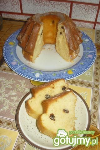 Babka z rodzynkami Danusi