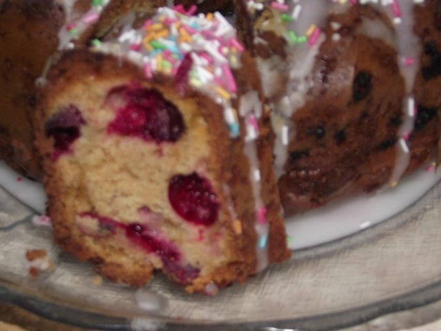 Babka z żurawiną. Babka z żurawiną.