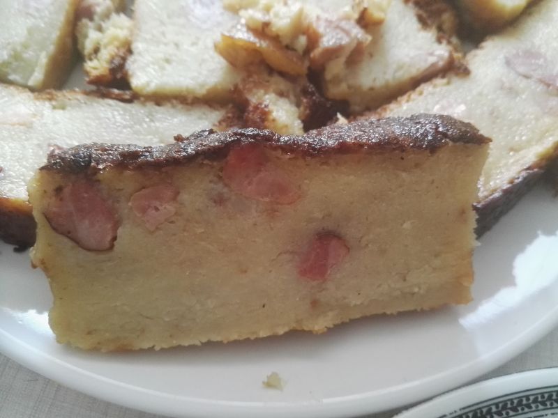 Babka ziemniaczana z boczkiem i kiełbaską Babka ziemniaczana z boczkiem i kiełbaską
