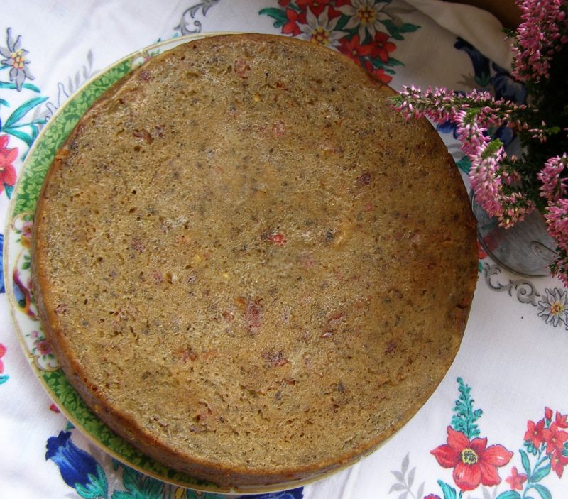Babka ziemniaczna z kiełbasą z sosem grzybowym