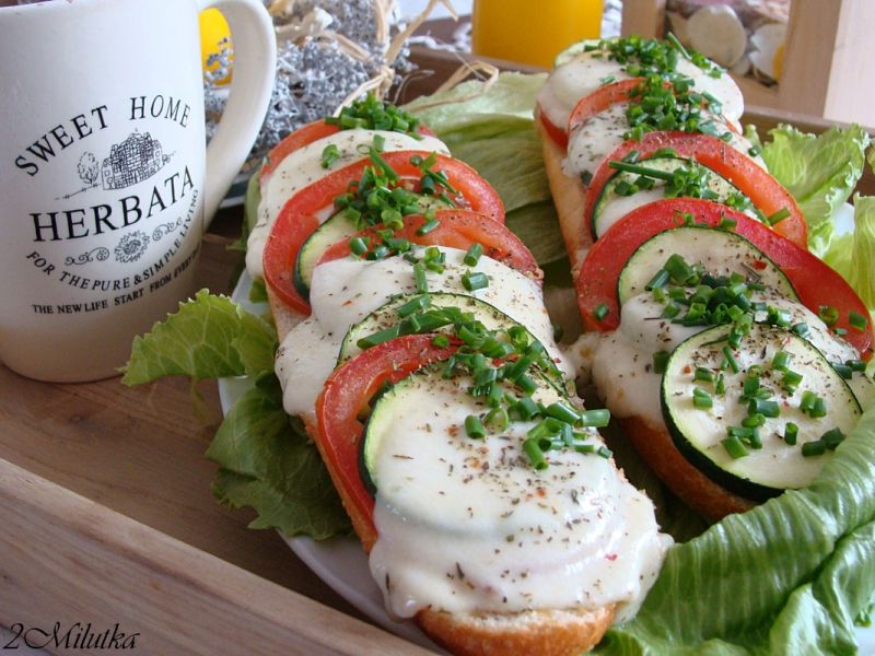 Bagietka caprese Bagietka caprese