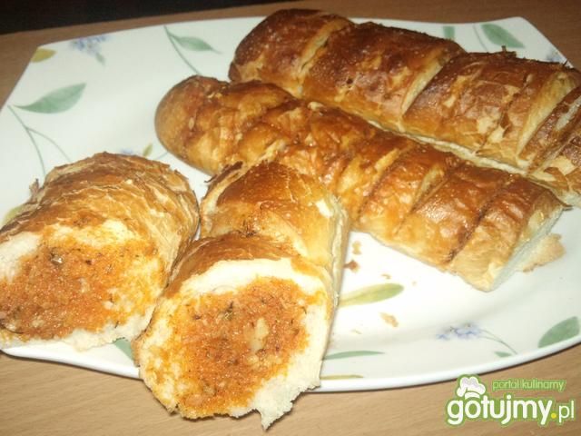 Bagietka czosnkowo-paprykowa Bagietka czosnkowo-paprykowa