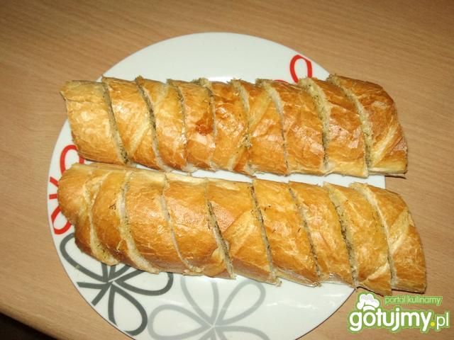 Bagietka pełna czosnku Bagietka pełna czosnku
