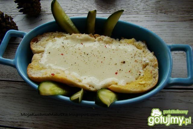 Bagietka z domowym serem topionym 