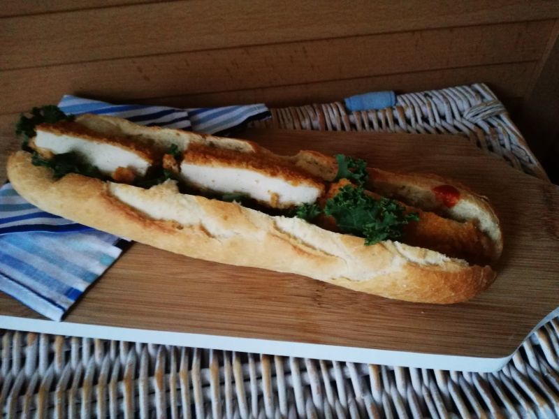Bagietka z Kotletamibz Kurczaka w Panierce Bagietka z Kotletamibz Kurczaka w Panierce