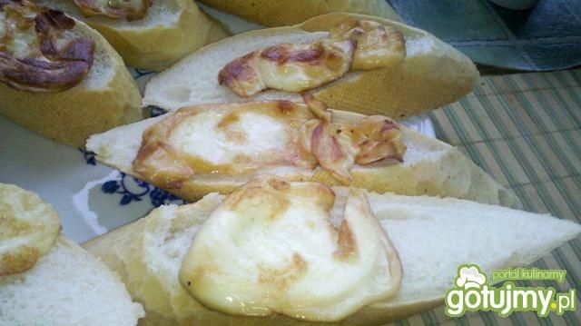 Bagietka z oscypkami z patelni Bagietka z oscypkami z patelni