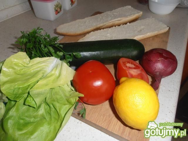 Bagietka z warzywami i serem