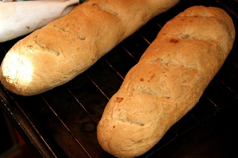 Bagietki pszenne z dodatkiem orkiszu.