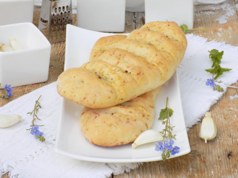 Bagietki serowo-czosnkowe Bagietki serowo-czosnkowe