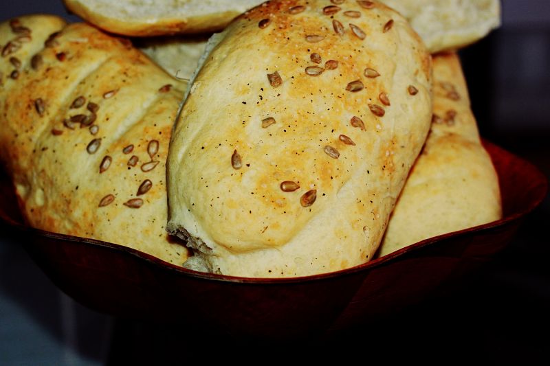 Bagietki ze słonecznikiem i solą prowansalską  Bagietki ze słonecznikiem i solą prowansalską