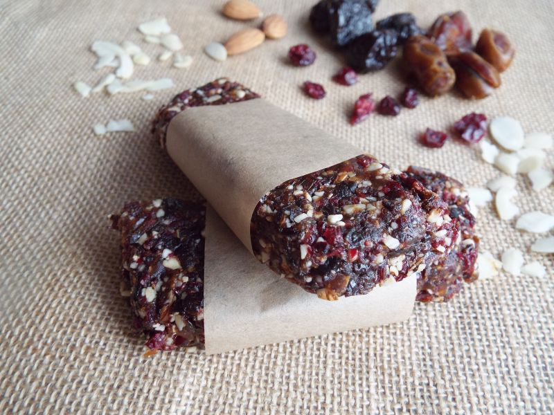 Bakaliowo-migdałowe batony (bez cukru) Bakaliowo-migdałowe batony (bez cukru)