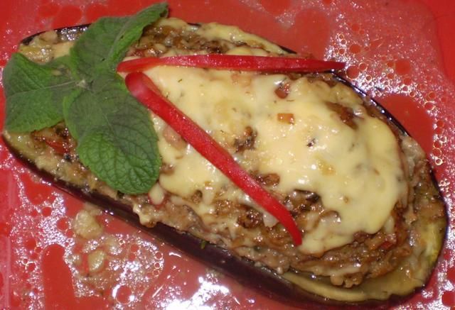 Bakłażan faszerowany :