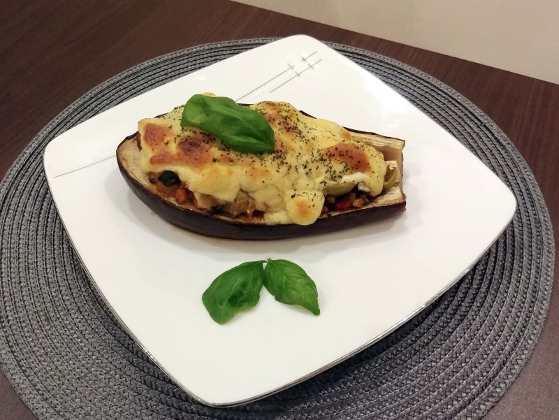 Bakłażan faszerowany po grecku Bakłażan faszerowany po grecku