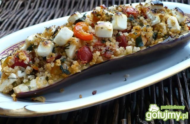 Bakłażan faszerowany quinoa z fetą