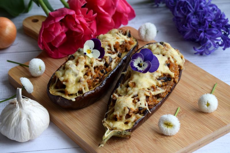 Bakłażan faszerowany ryżem i pieczarkami